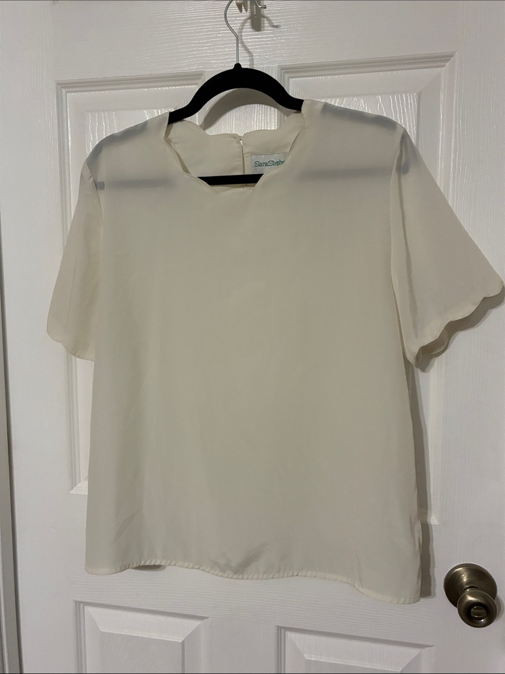 Cream Short-Sleeve scalloped Blouse
